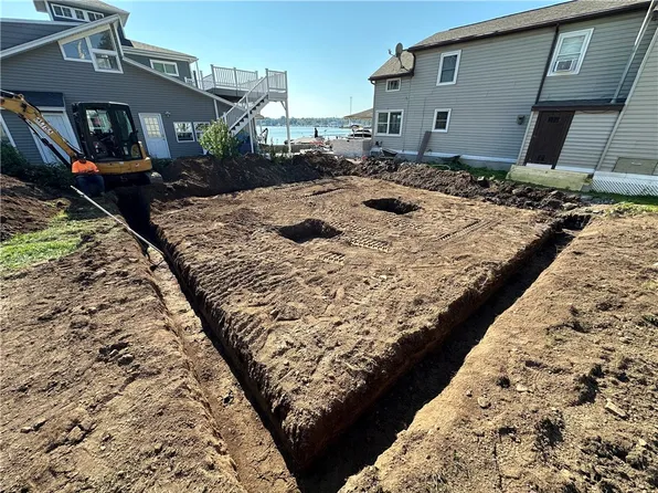 7451 Irwin St, Sodus, NY 14555