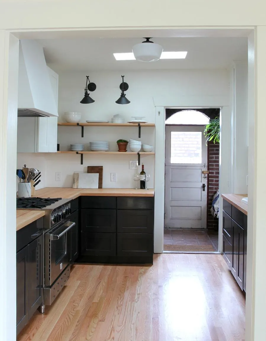 3 bed, 1190 sqft, $4,200 — Photo 3