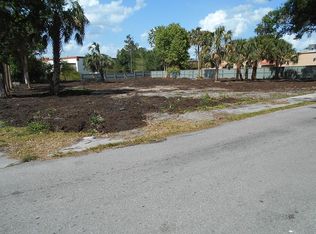 1180 Palm Ave, North Fort Myers, FL 33903