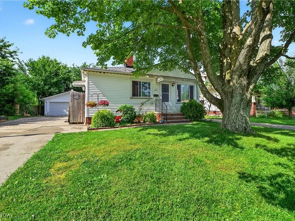 3812 Center Dr, Parma, OH 44134