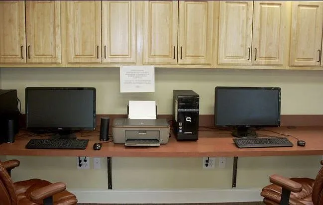 Creek Bend Heights Apartments — Photo 15