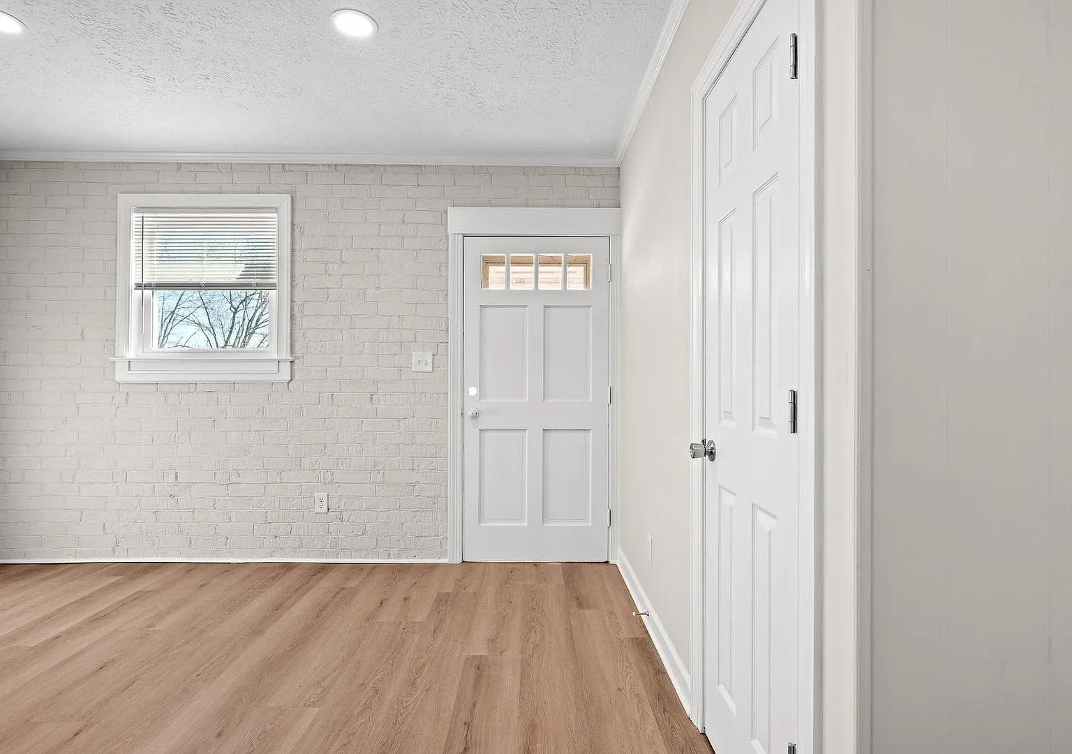 132 Madison Circle — Photo 1