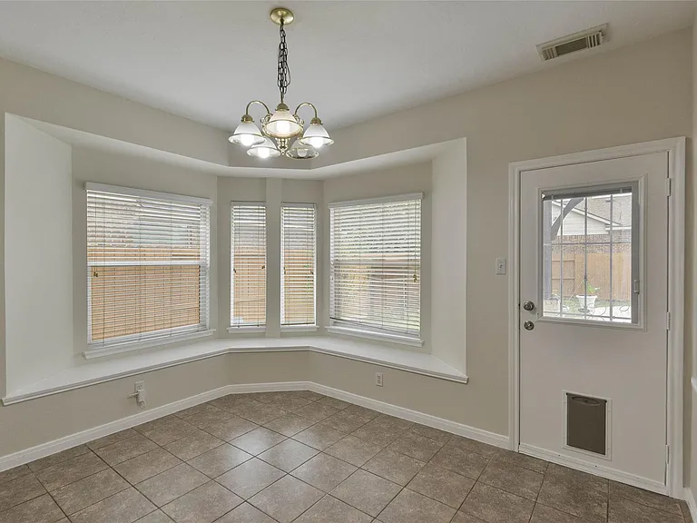 15707 Sandisfield Ln — Photo 12