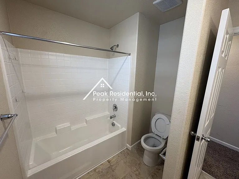8215 Winterhead Ln — Photo 18