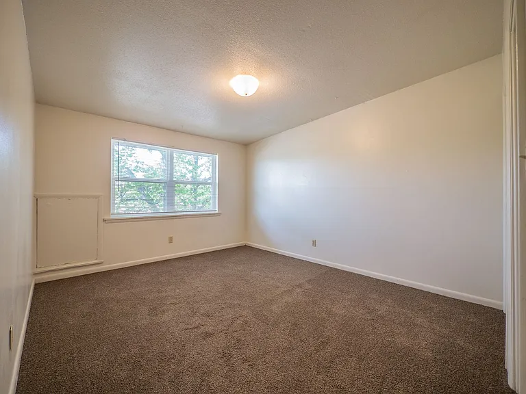 Campus View Apartments — Photo 63