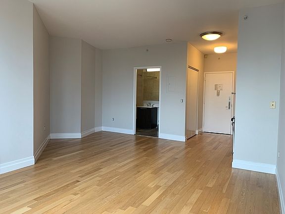 3rd image of 776 6th Ave #34N
