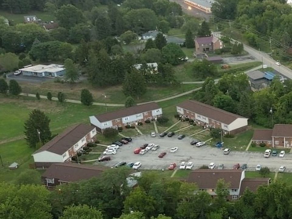 Slate Creek Apartments & Townhomes 710 Williamsburg Dr E Greensburg