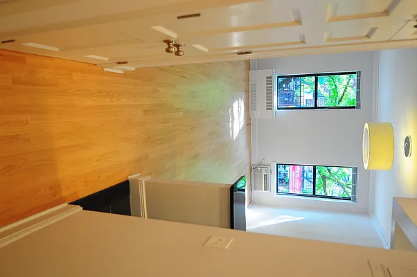 Rented by Metropolis Real Estate of Manhattan | media 29