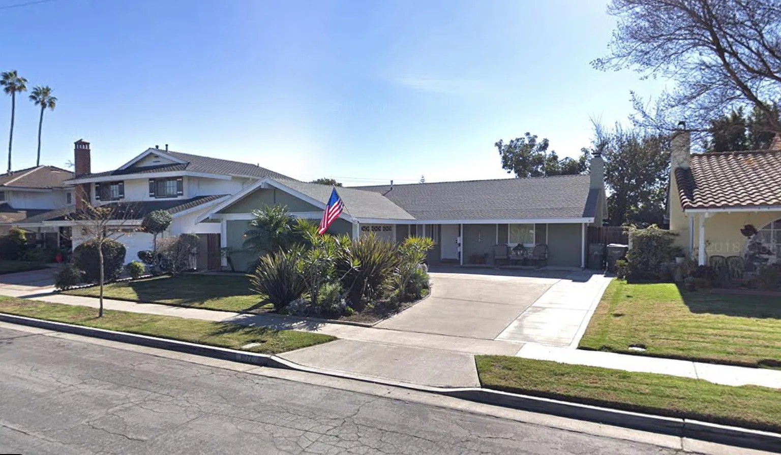 3 bed, 1381 sqft, $4,950 — Photo 1