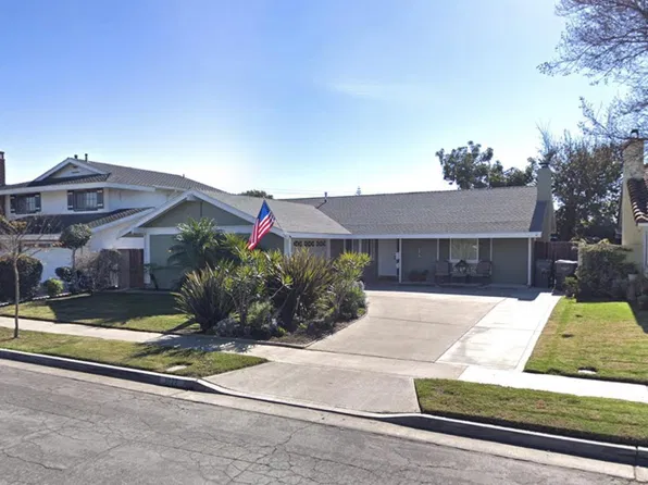 9072 Regatta Dr, Huntington Beach, CA 92646