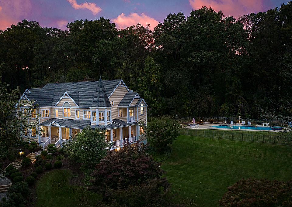 2nd image of 2977 White Tail Ct