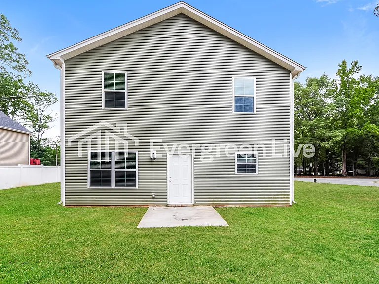 3504 Fawcett St — Photo 10