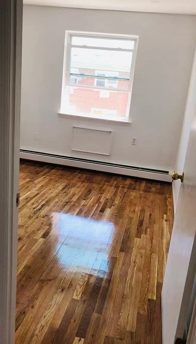 3 bed, 1100 sqft, $2,600 — Photo 4
