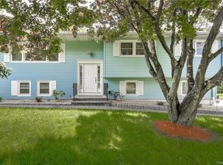 12 Blossom Rd, Airmont, NY 10901