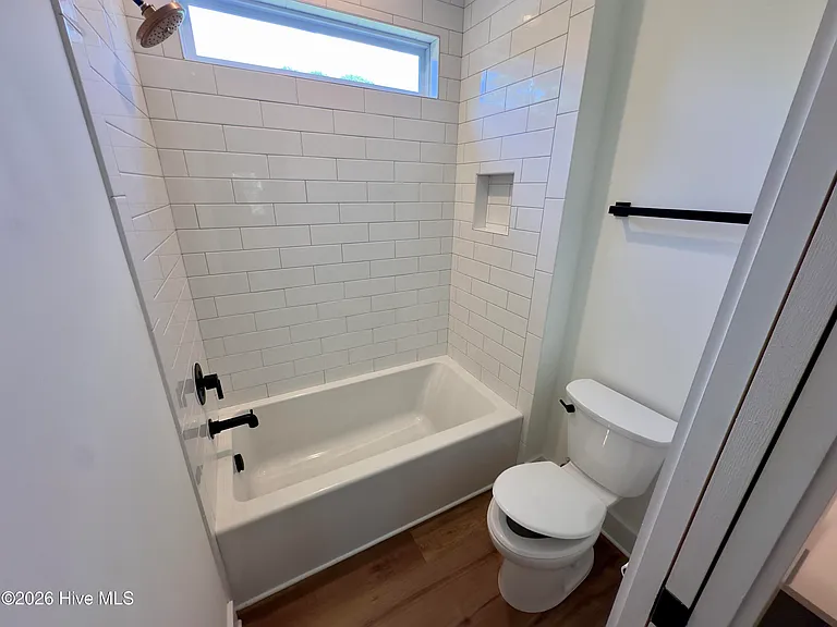 213 Myrtle Ave — Photo 16