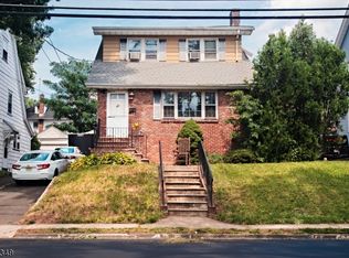 45 Gallopinghill Rd, Elizabeth, NJ 07208