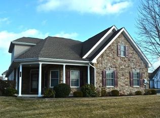1 Inverness Ln, Easton, PA 18045