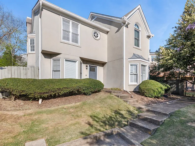 401 Defoors Lndg NW — Photo 1