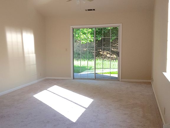 834 Spaniel_Living Room_05032016