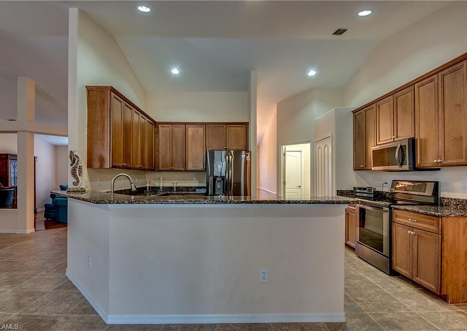 1st image of 2115 SW 52nd Ln