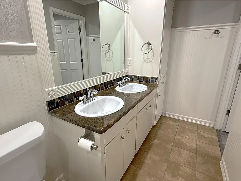 10150 FM 619 — Photo 19