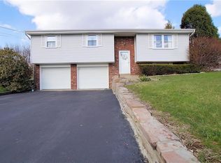 953 Rolling Meadows Dr, Greensburg, PA 15601