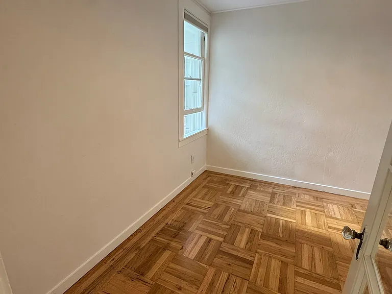 2nd bedroom w/ closet, or office