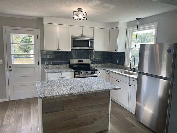 4th image of 302 Copeland Rd