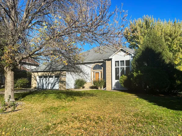 10066 Fox Run Cv, Woodbury, MN 55129