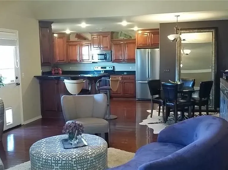 453 Caroline Claire St — Photo 3