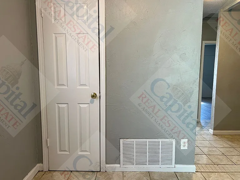 721 Lloyd Ave — Photo 9