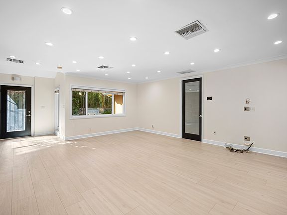 5th image of 1544 Golf Club Dr