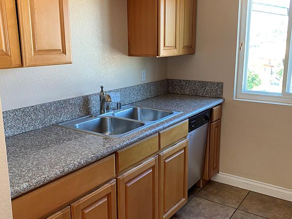 2nd image of 4230 52nd St Unit 6