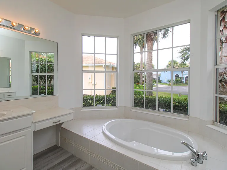 3927 Aurora Ct — Photo 25