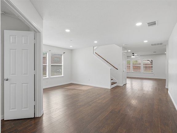 4th image of 3733 Gannet Dr