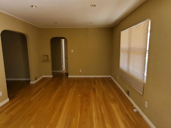 3rd image of 710 Solano Dr SE