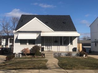 8277 Coolidge Ave, Center Line, MI 48015