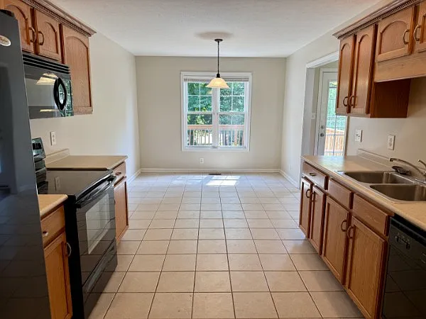 3275 Twelve Oaks Blvd — Photo 8