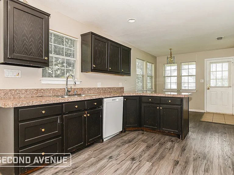 318 Woodard St — Photo 3