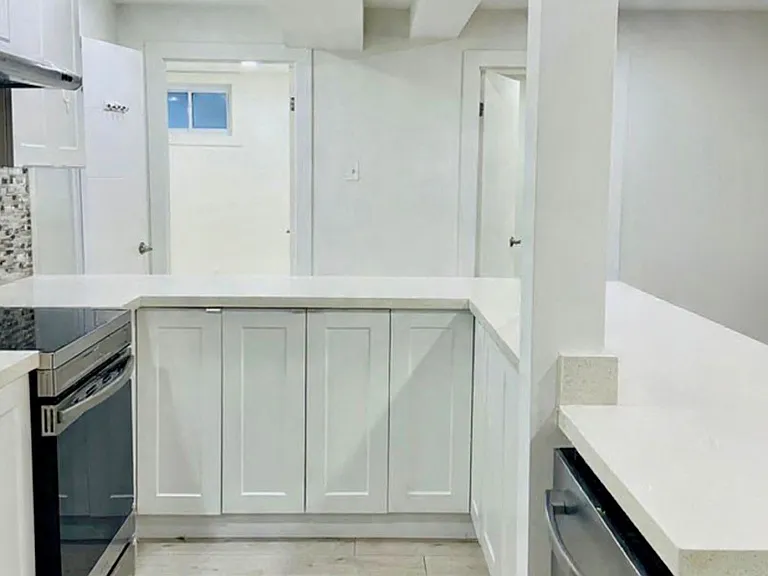 25 Arbutus Cres #LOWER — Photo 5