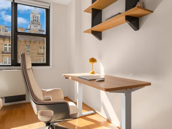 130 East 18th Street image 3 of 12