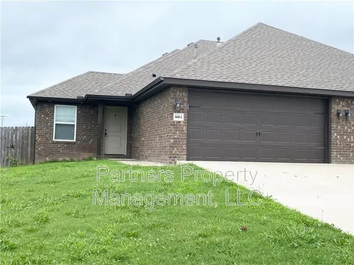 808 Hindman Dr #1 Photo 1