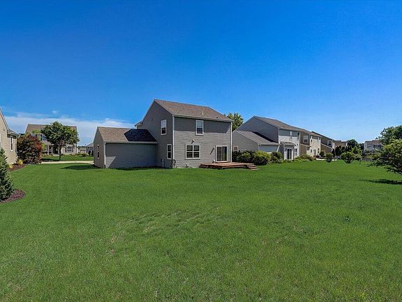 3rd image of 1623 Edgewater Dr