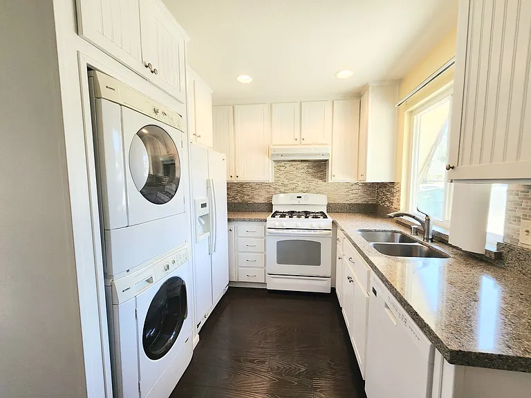 2700 Kilconway Ln — Photo 12