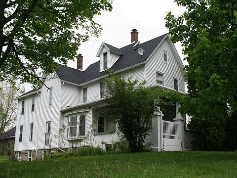 5th image of 1767 Knapp St NE