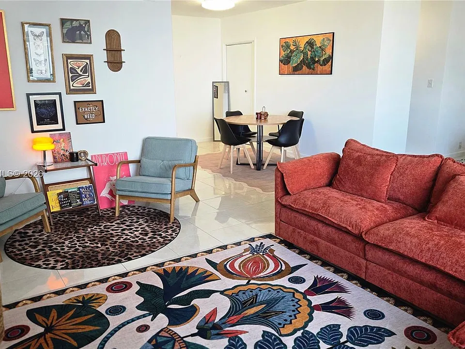 1000 West Ave #1204