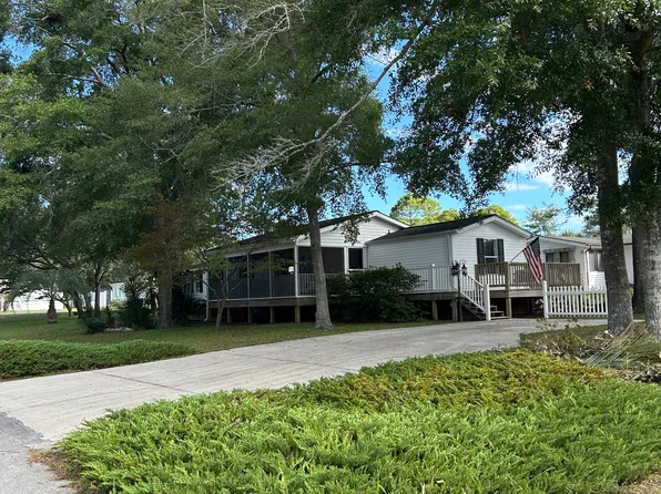 620 Pineview Dr, Sunset Beach, NC 28468