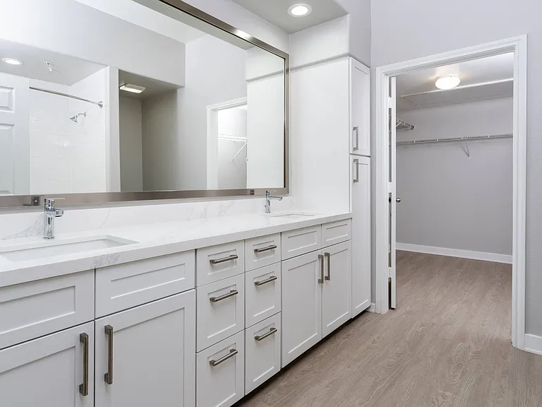 Paladia Luxury Apartments — Photo 137