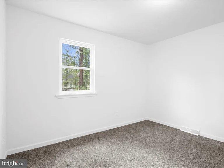 579 West Dr — Photo 12