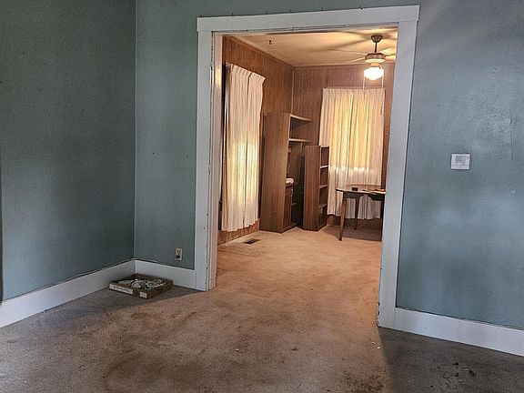 4th image of 109 S 11th St